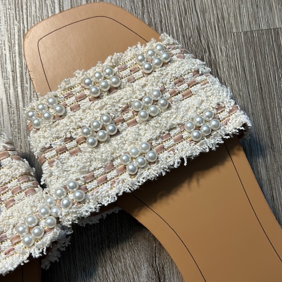 Pearl Flat Sandal - Picture 3 of 4
